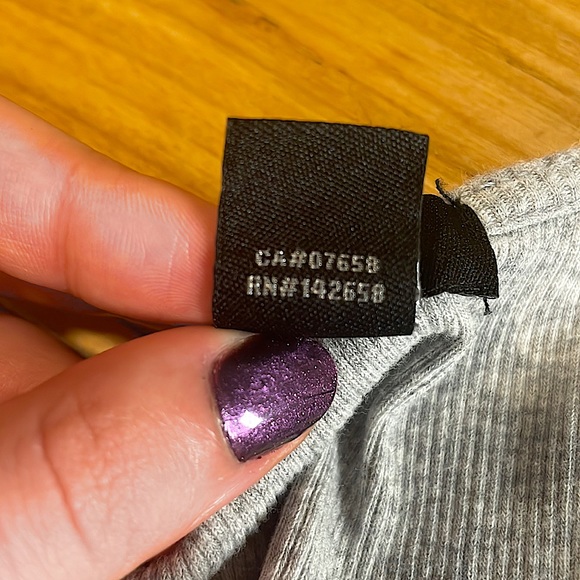 U2B grey tank top very stretchy - Picture 4 of 4